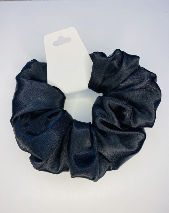 Обемно скрънчи от сатен