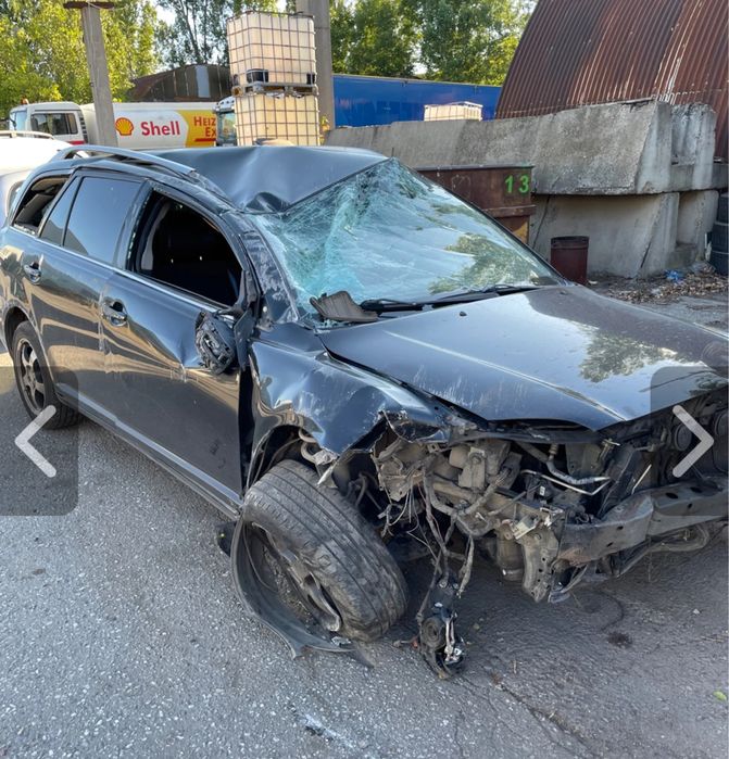 Toyota avensis на части