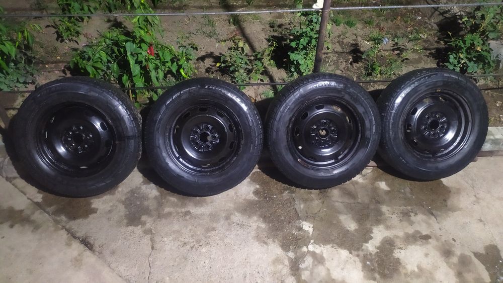 Диски с резиной и колпаками