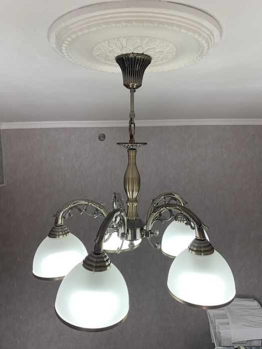 Люстра на 5 плафонов