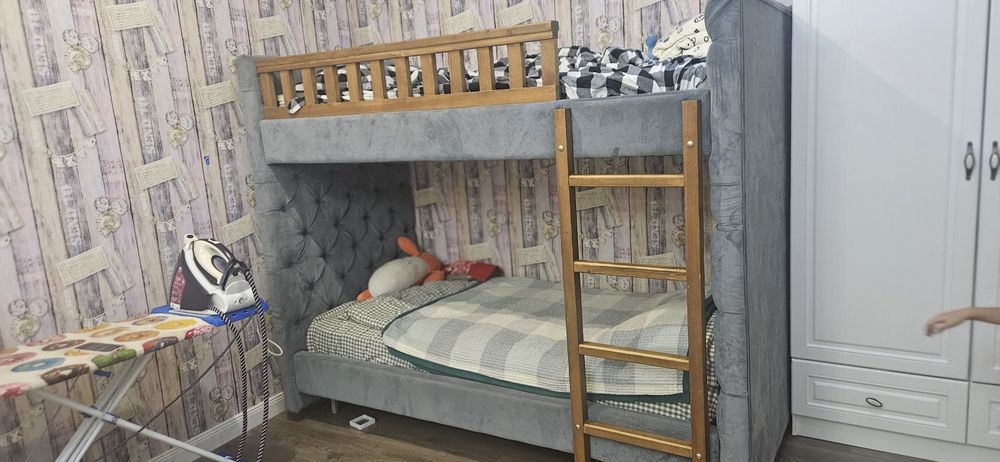 Кровать двух ярусная