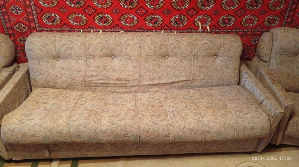 Продается диван и два кресла б/у