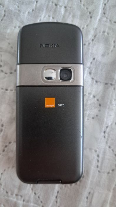 Nokia 6070 si Nokia N70
