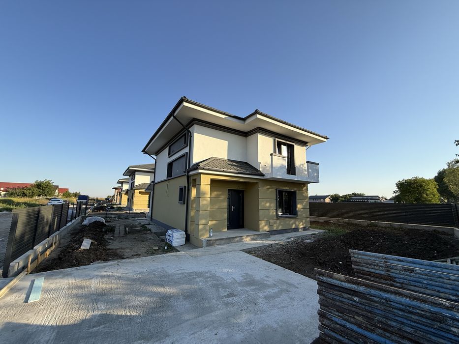 Casa Modena Miroslava , Comision 0