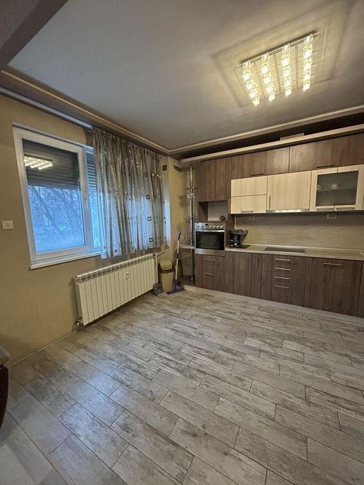 Продава се Четиристаен апартамент в София, Оборище - 100 кв.м за 2035 €/кв.м - Снимка #1