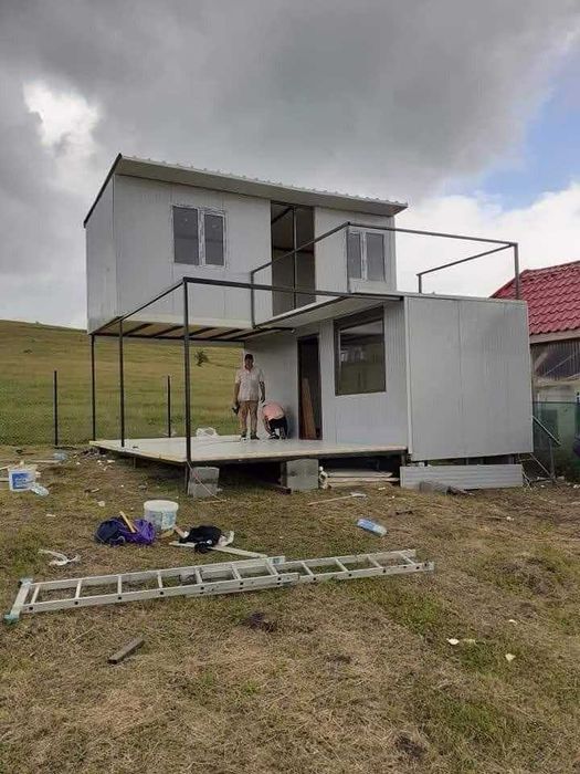 Case pe structura metalica