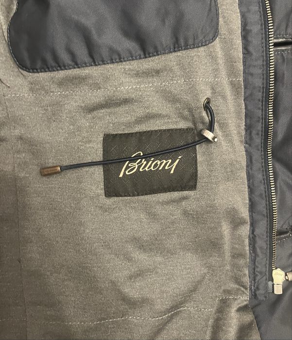 Продам пуховик Brioni