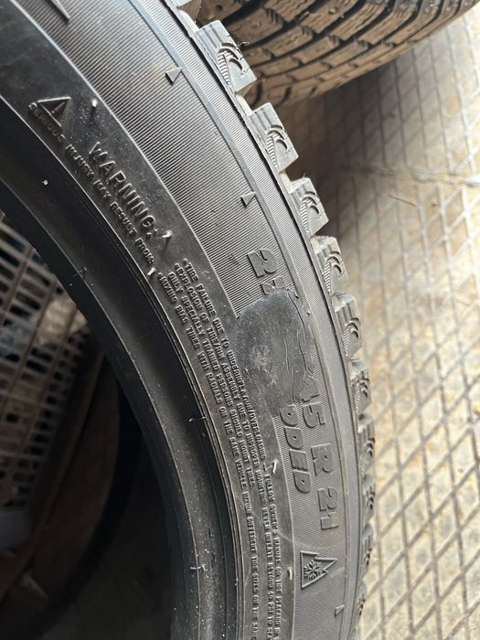 Продам Шины 275/45/21 зимнее