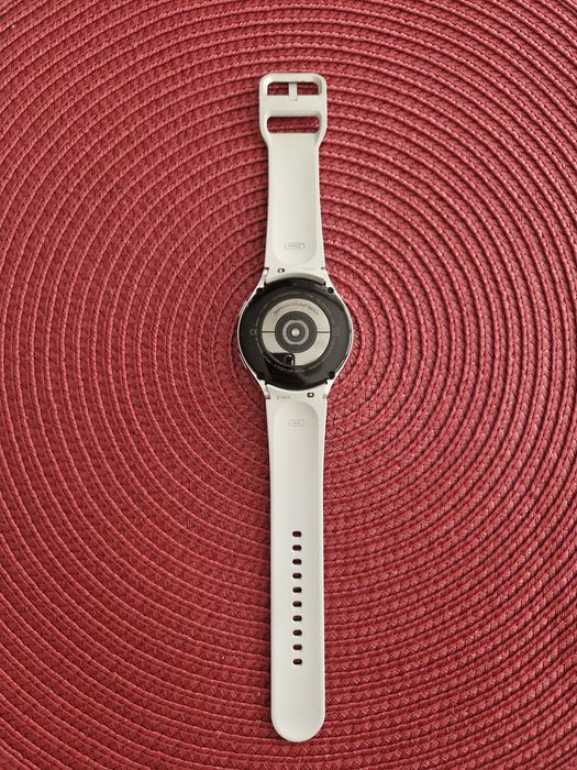 Смарт часовник Samsung