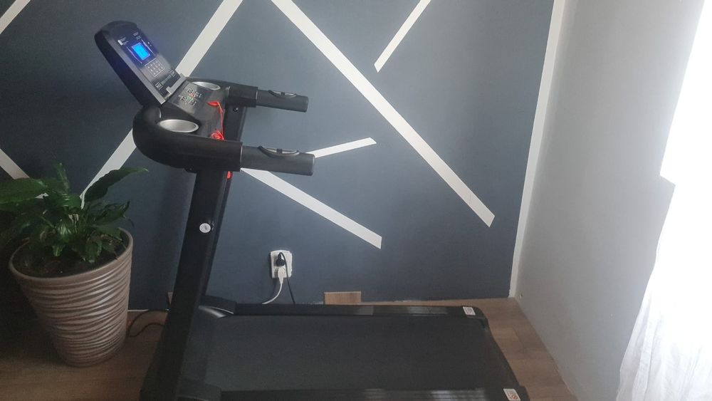 Banda de alergat electrica BodyFit Z 3000