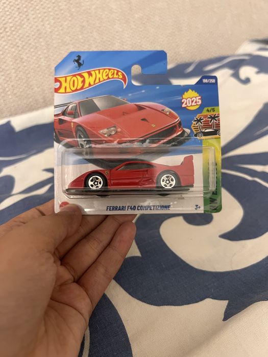 Ferrari f40 competizione hot wheels