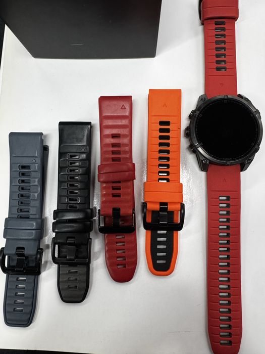 Garmin Fenix 8 AMOLED Sapphire 47 мм +4 ремешка