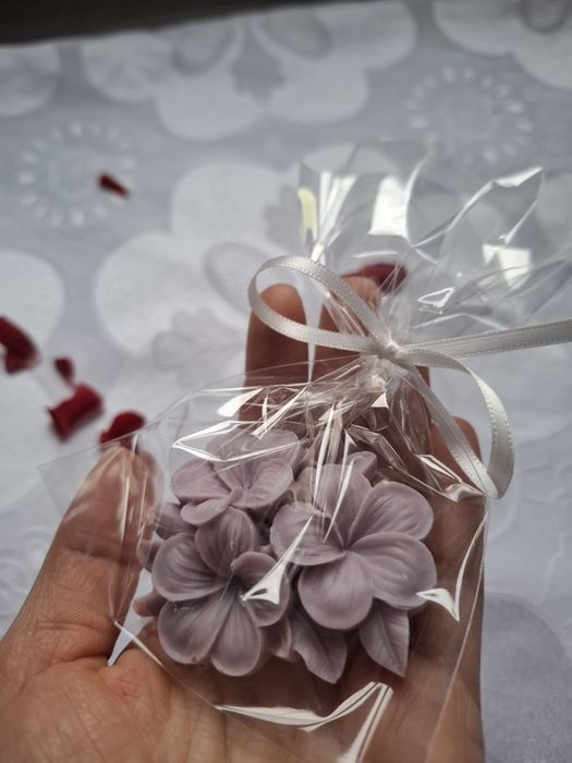 Микс от глицеринови сапунчета цветя и сърца с хипоалергенни етерични м