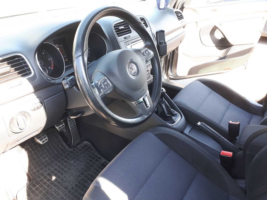 Vând VW Golf 6 Style 1.6 TDI 105 CP, an 2012