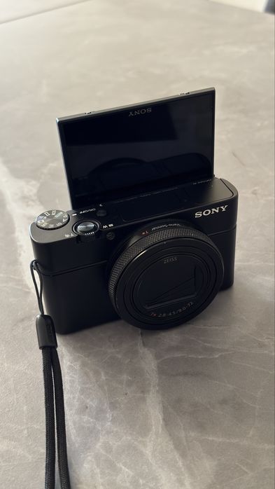 Фотоапарат Sony RX100 VI