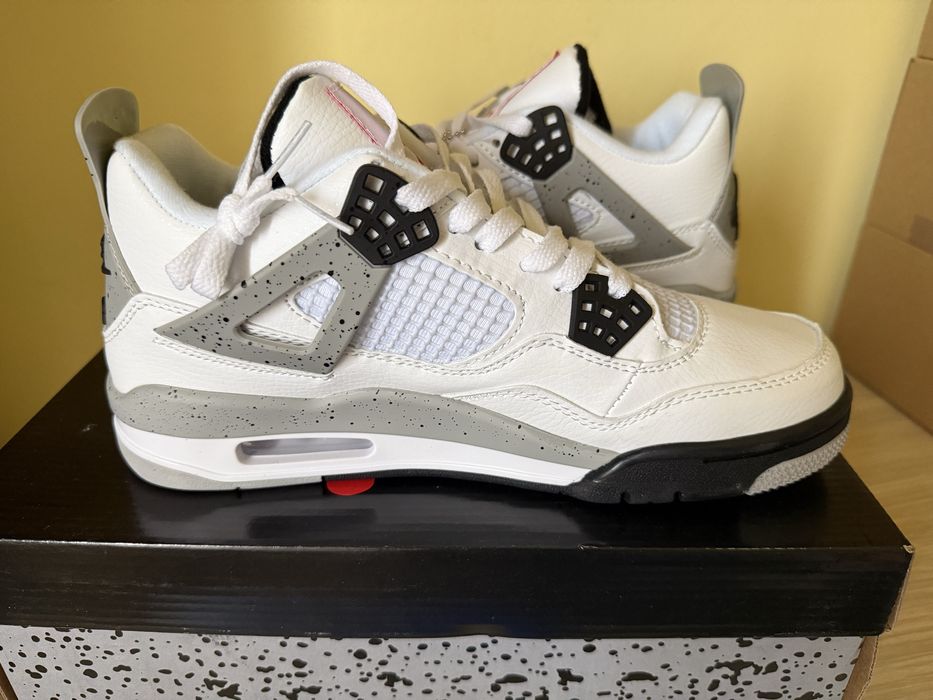 Jordan 4 White Cement marimea 38, 39, 41, 42, 43, 44, 45, 46