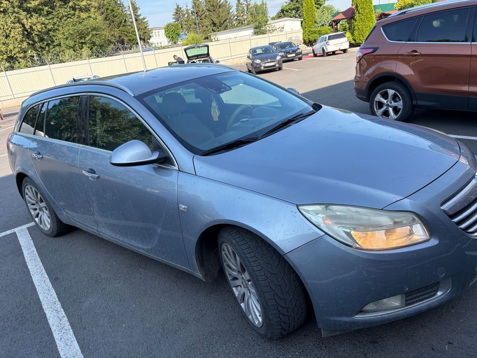 Vând Opel Insignia