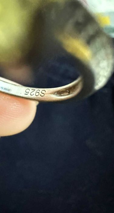Продам кольцо серебро