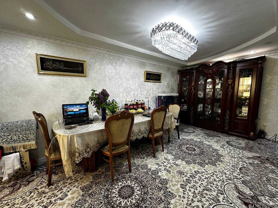 Продаётся 4х комнатная квартира на чиланзаре 23 квартал