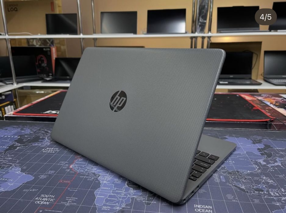 HP Laptop 15 - Core i5-1235U/16GB/SSD512Gb