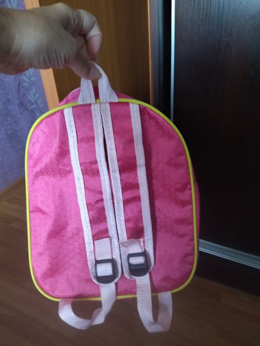 Школьный рюкзак .