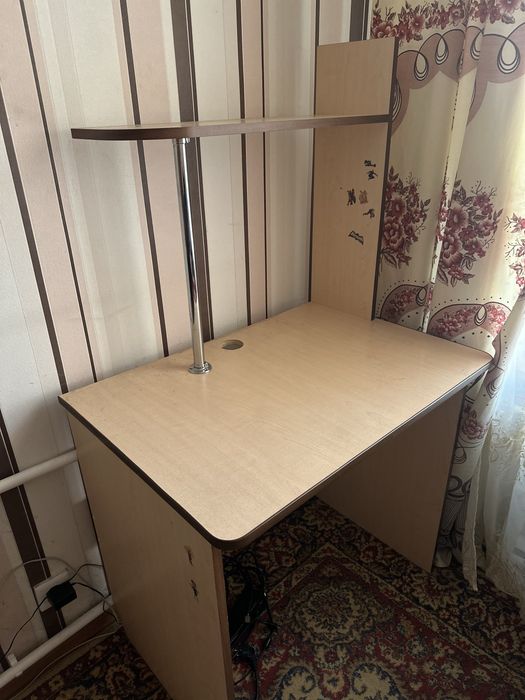 Продам стол срочно