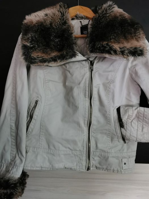 Дамско бежово яке