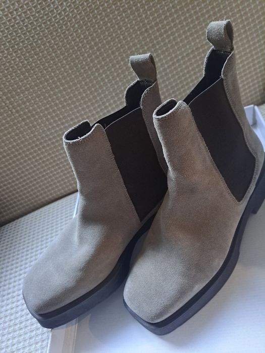 Нови дамски велурени боти