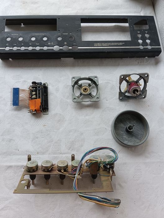 Продам запчасти .