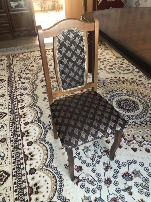 Стол со стульями