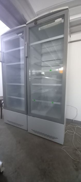 Продам витринные холодильники