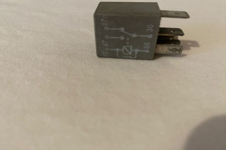 Releu 0055451005 Mercedes-Benz V-Class W638