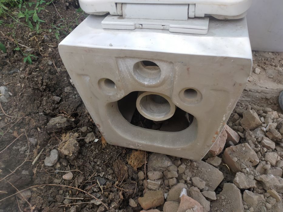 Подвесной унитаз инсталяционый