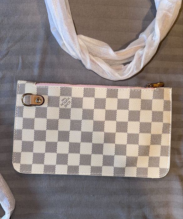 Geanta Louis Vuitton cu portofel