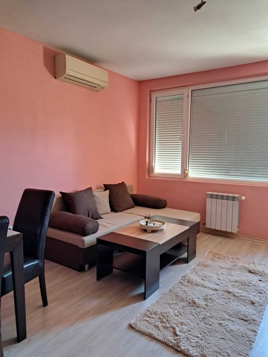 Дава се под наем Двустаен апартамент в София, Люлин 6 - 60 кв.м за 570 € - Снимка #1