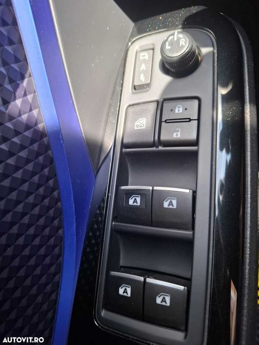 Toyota C-HR 1.8 Hybrid Style Bi-Tone, Piele