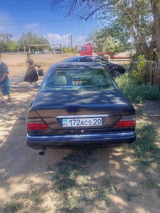 Продам машину Мерседес 200Е