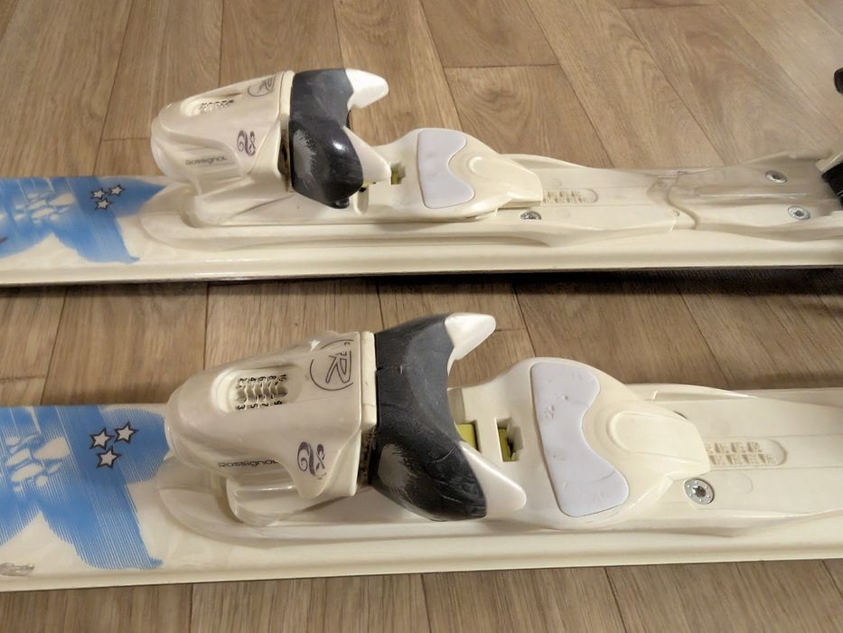 Schiuri Rossignol Harmony 154 cm cu legaturi usoare carving all mountain incepatori fete femei