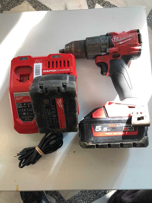 Флекс Milwaukee M18  и Винтоверт Milwaukee M18 + 2 Батерии + 2 Зарядни