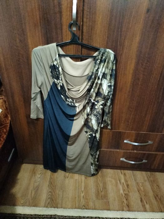 Платья женские разные