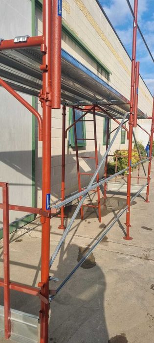 Schela metalica de vanzare la metru patrat cu podina de 1,8 m