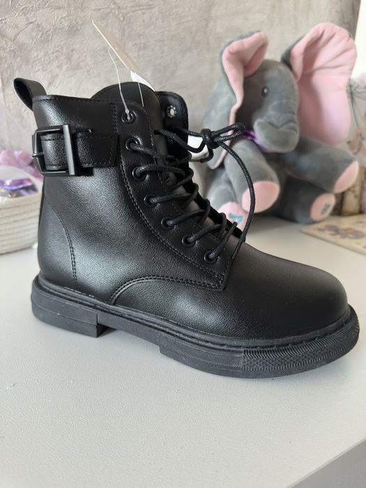 Продам новые ботинки