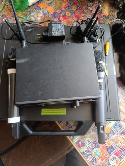 Продам два радио микрофона Sennheiser Ew d1