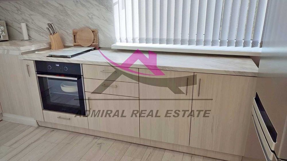 Дава се под наем Етаж от къща в Варна, Център - 80 кв.м за 1150 € - Снимка #2