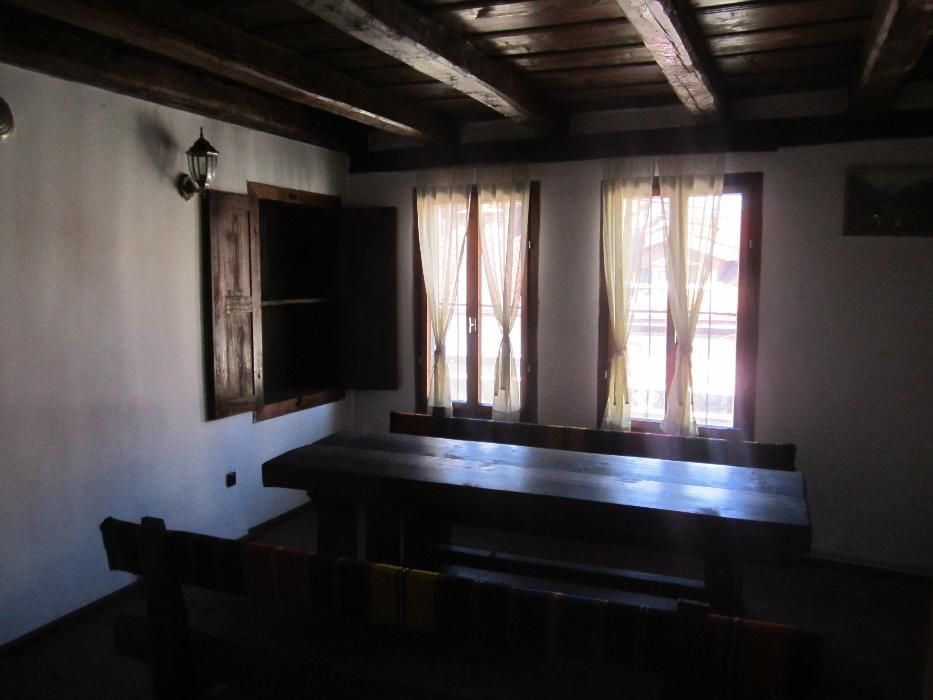 Дава се под наем Заведение в Банско - 200 кв.м за 1000 € - Снимка #6