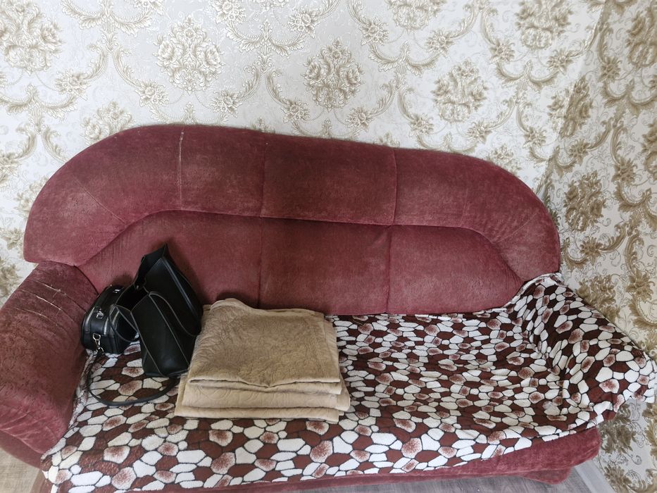 Отдам даром диван