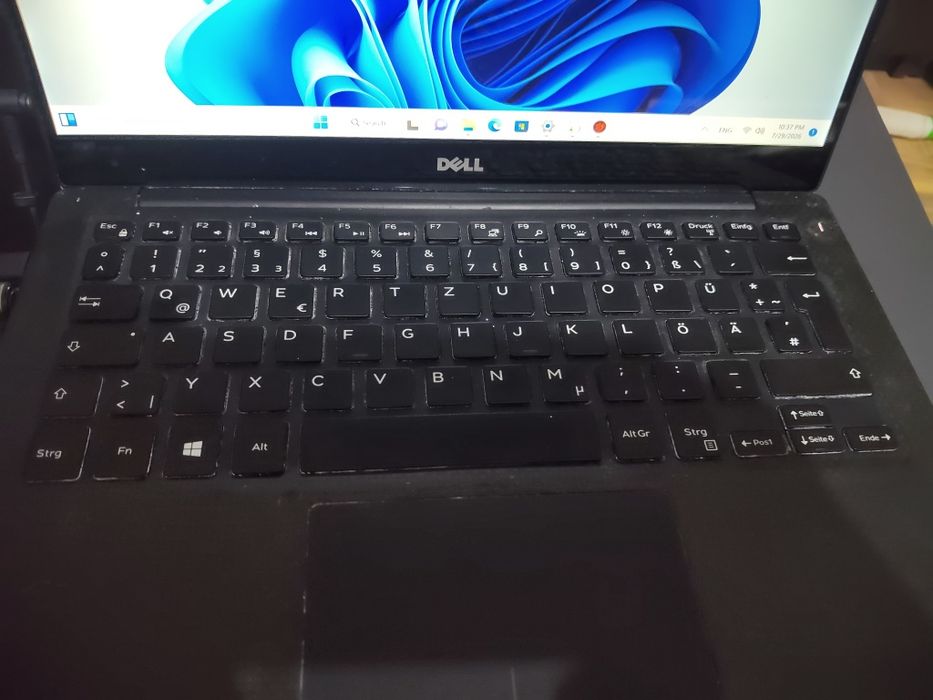 Dell XPS 13 9350 i7gen 6 touchscreen