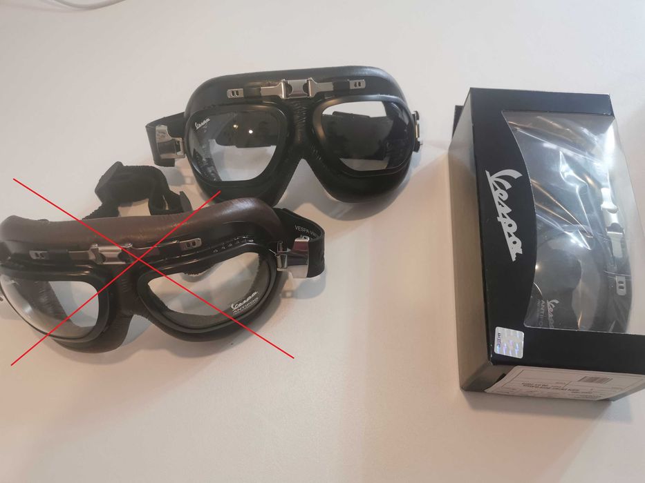 Чисто нови каска, очила/goggles и калъфи за каски - Vespa