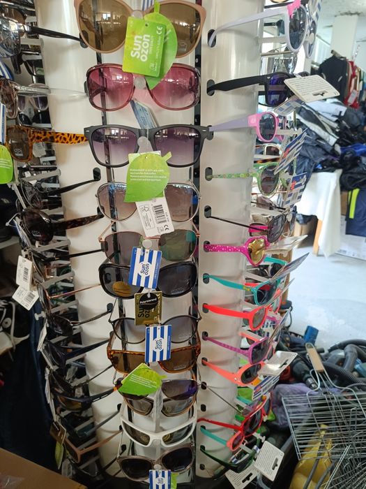 Слънчеви очила на едро