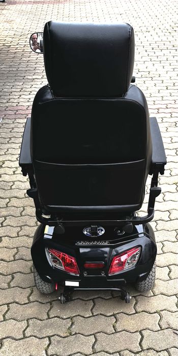 Инвалиден скутер CERES 4 с чисто нови батерии - ПЕРФЕКТЕН.